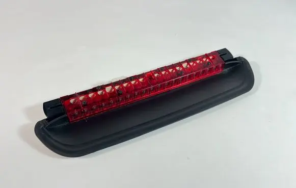 BMW 3 E90 E91 Third/center stoplight A046811