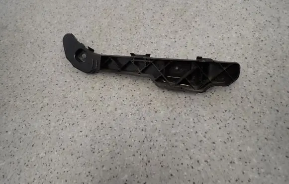 KIA Carens II Front bumper mounting bracket 
