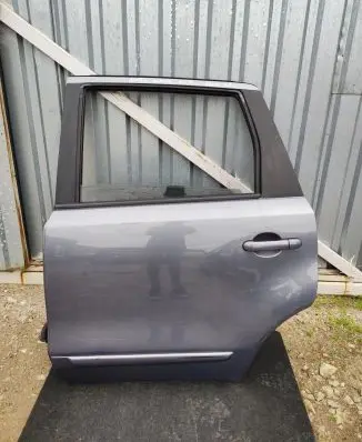 Nissan Note (E11) Rear door