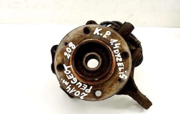 Front wheel hub
