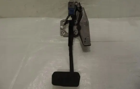 Ford Kuga II Brake pedal AV61-2467-DE