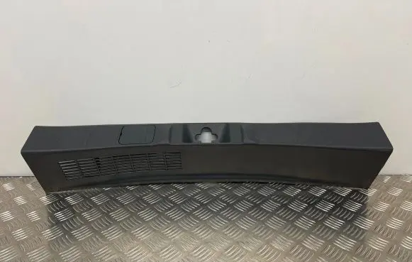 Mitsubishi Outlander Trunk/boot sill cover protection 7240A135 4B45X