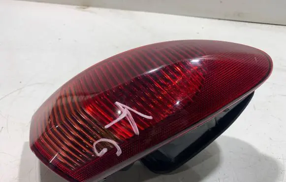 Alfa Romeo 147 Rear/tail lights 46556349 B032 03322010