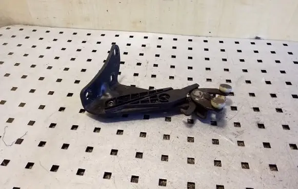 Volkswagen Transporter - Caravelle T5 Sliding door lower roller guide/hinge 7H0843397