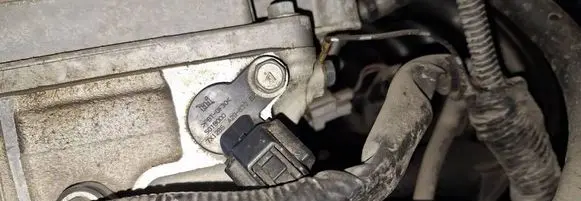 Nissan Note (E11) Camshaft position sensor sgib000 7x12b5