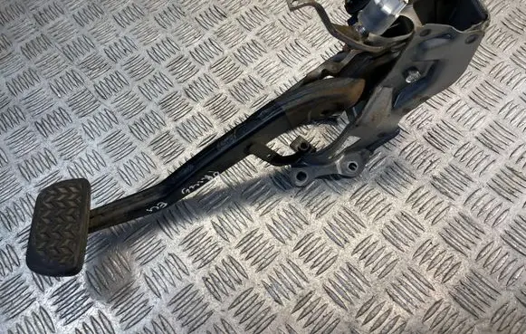 Toyota Prius (XW20) Brake pedal 89510 47010