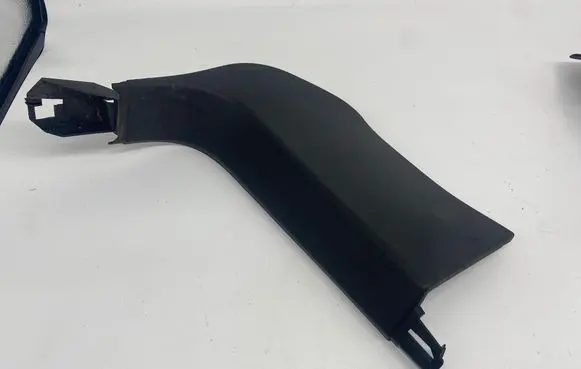 Foot area side trim