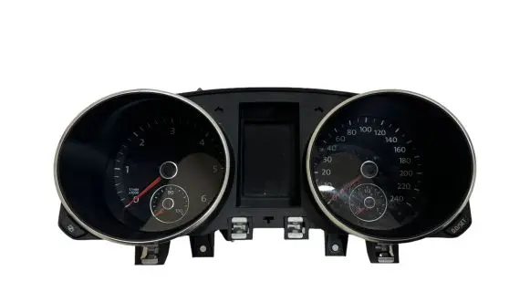 Volkswagen Golf VI Speedometer (instrument cluster) 5K0920860E