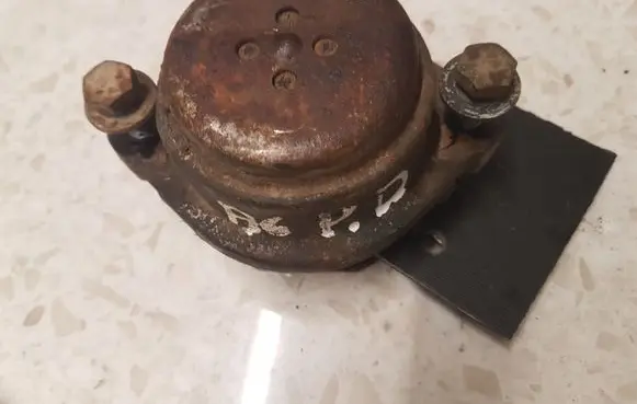 Audi A6 S6 C5 4B Gearbox mount