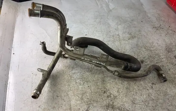Nissan Navara D40 Engine coolant pipe/hose