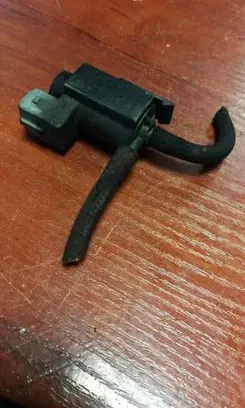 BMW 5 E60 E61 Vacuum valve 7537612