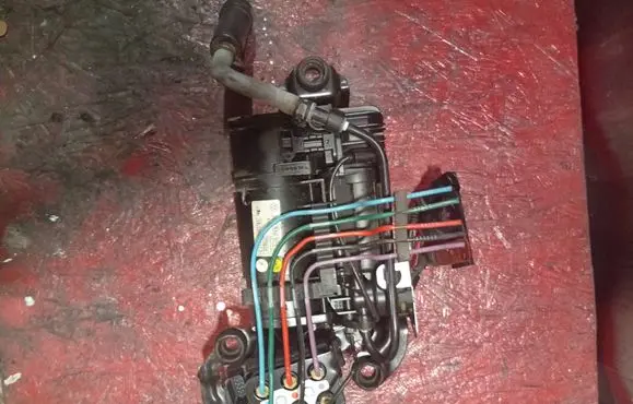 Volkswagen Phaeton Air suspension compressor/pump 3D0616005K 15150000313
