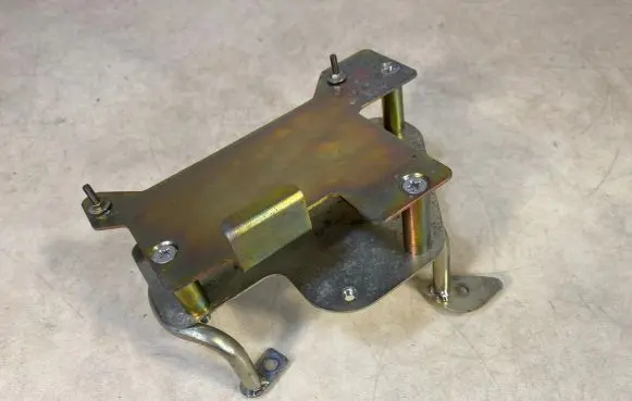 Mercedes-Benz G W461 W463 1st Gen Engine control unit holder A4635405173