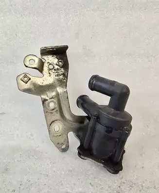 Volvo XC90 Electric auxiliary coolant/water pump 31686005
