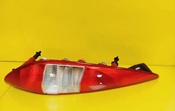 Ford Mondeo Mk III Rear/tail lights 1S71-13405-C