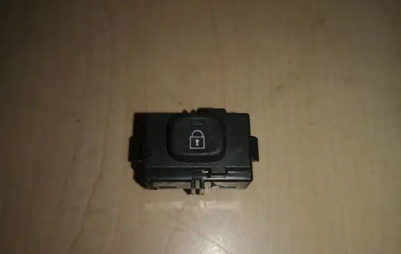 Volvo S60 Central locking switch button 31275374