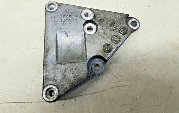 Jaguar XF X250 Power steering pump mounting bracket 6R833K738BA