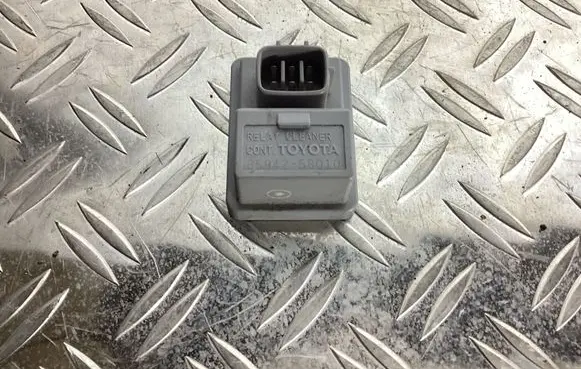 Toyota RAV 4 (XA30) Light washer relay 8594258010