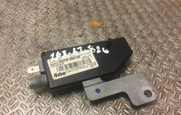 Mercedes-Benz ML W163 Aerial antenna amplifier 1638200089 A1638200089