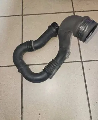 Intercooler hose/pipe