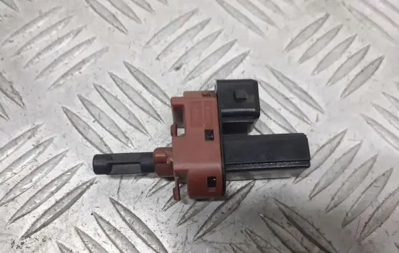 Mazda 2 Brake pedal sensor switch