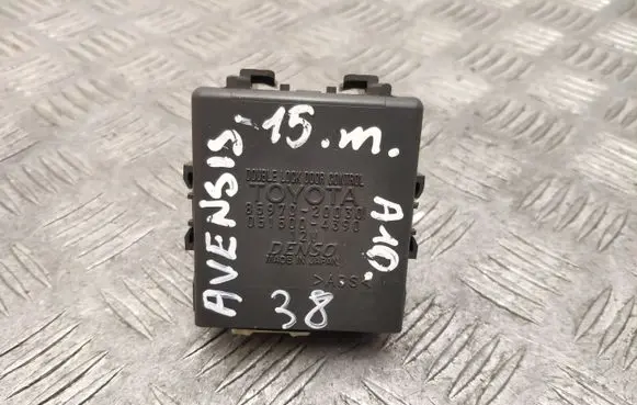 Toyota Avensis T270 Door central lock control unit/module 8597020030