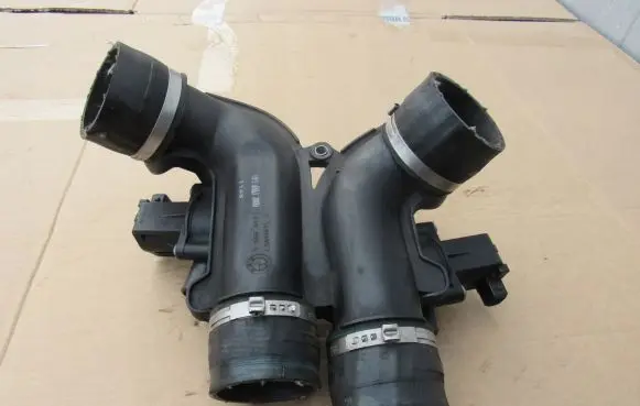 BMW X5M E70 Air intake hose/pipe 7589643 756103