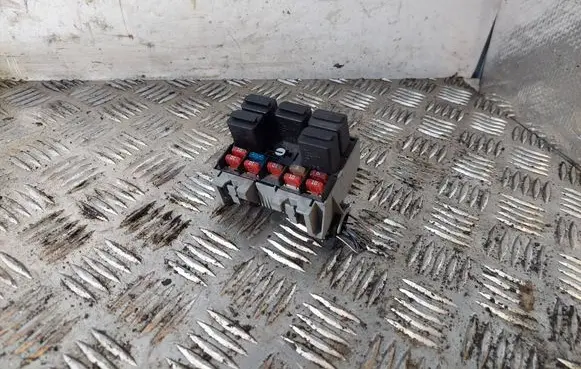 Opel Corsa D Fuse module 09115141 ZF48
