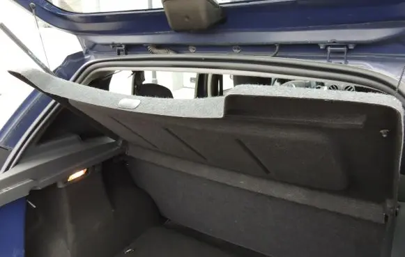 Renault Sandero I Parcel shelf 