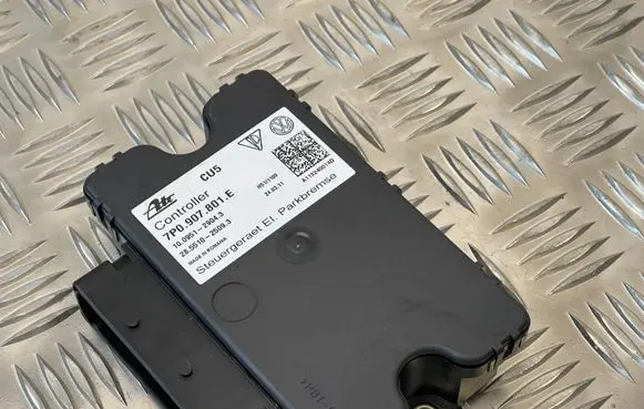 Volkswagen Touareg II Hand brake control module 7P0907801E