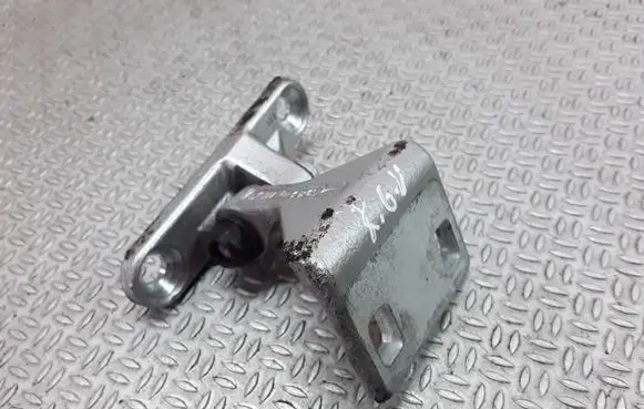 Mercedes-Benz C W203 Rear door upper hinge