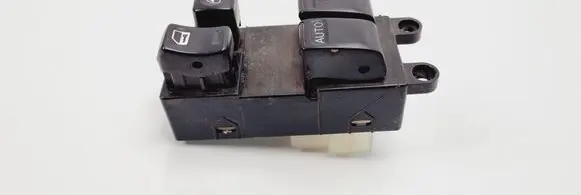 Nissan Almera N16 Electric window control switch