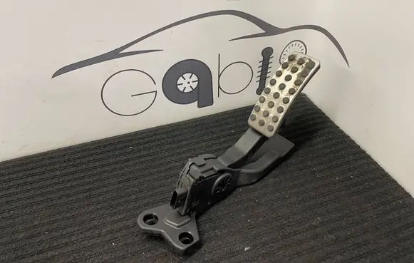 Mercedes-Benz GLE (W166 - C292) Accelerator throttle pedal A2923000100