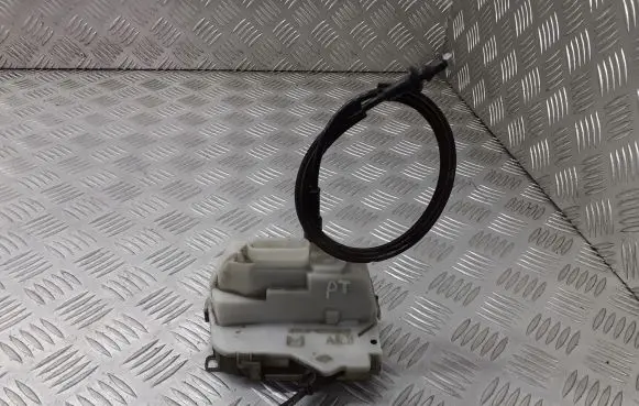 Citroen C3 Rear door lock 46977980