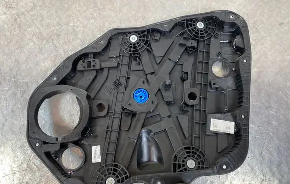 KIA Sorento IV Front window lifting mechanism without motor 4KW8203KM00