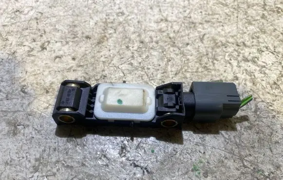 Chrysler Pacifica Airbag deployment crash/impact sensor 04671779AB 100603 44025500