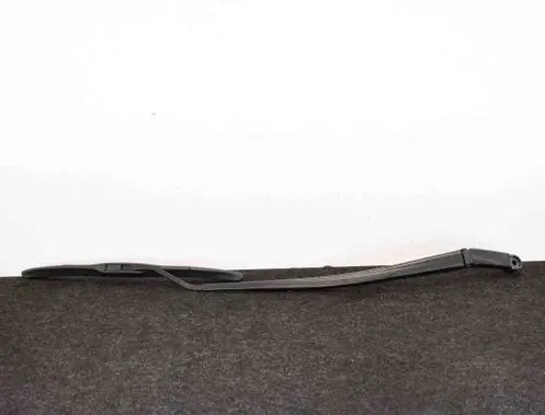 Toyota RAV 4 (XA40) Windshield/front glass wiper blade 8297