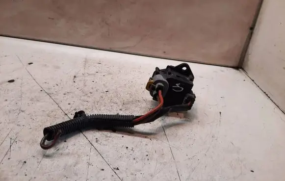 Citroen C4 I Coolant fan relay 9658508980