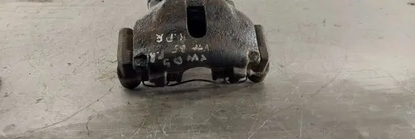 Volkswagen PASSAT B5 Front brake caliper