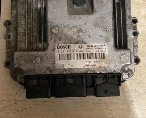 Renault Espace - Grand espace IV Engine control unit/module 8200311550