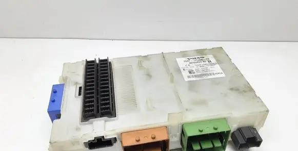 Volvo V70 Fuse module 30765624 30765624AE 7G9T14C256FA