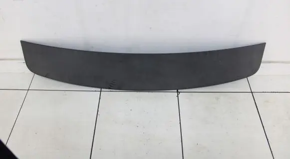 Tailgate/trunk spoiler