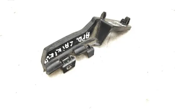 Windshield trim
