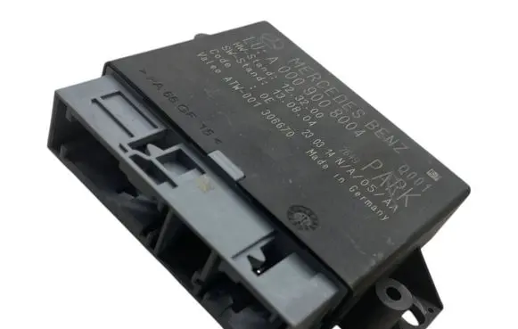 Mercedes-Benz E W212 Parking PDC control unit/module A0009008004
