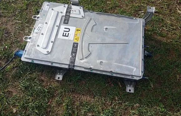 Tesla Model S Voltage converter inverter 106651001B