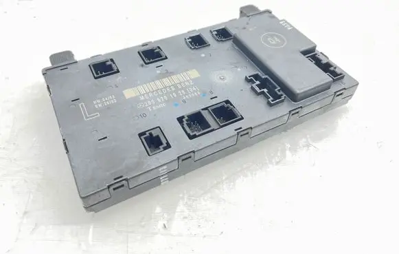 Mercedes-Benz CLK A209 C209 Door control unit/module 2098201926