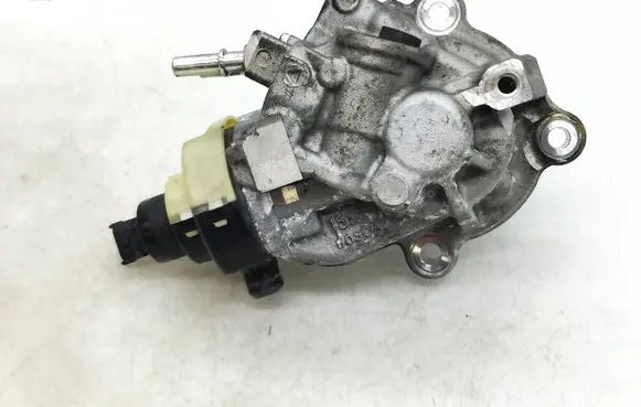 Renault Trafic III (X82) Fuel injection high pressure pump 167009230R 0445011500 HMLGT6263R