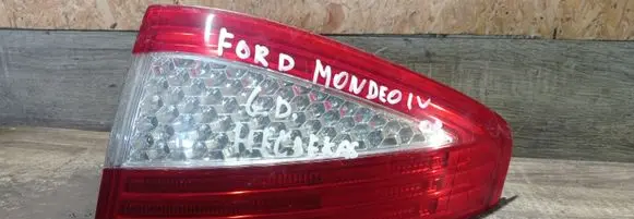 Ford Mondeo MK IV Rear/tail lights 7S7113404A