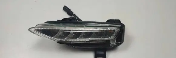 Infiniti QX80 Front indicator light