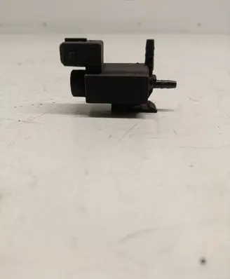 BMW 5 F10 F11 Vacuum valve 7810831